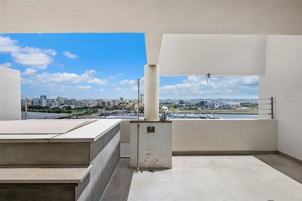 550 AVENIDA CONSTITUCION #PH-1608 San Juan, PR 00901