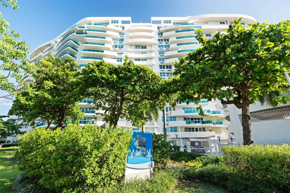 550 AVENIDA CONSTITUCION #PH-1608 San Juan, PR 00901