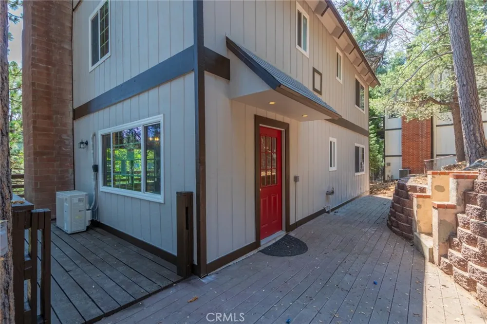 260 S Fairway Drive Twin Peaks, CA 92391