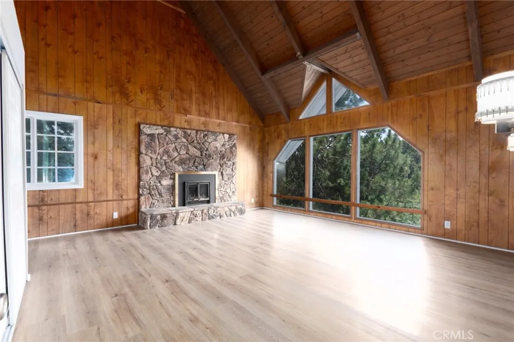 260 S Fairway Drive Twin Peaks, CA 92391