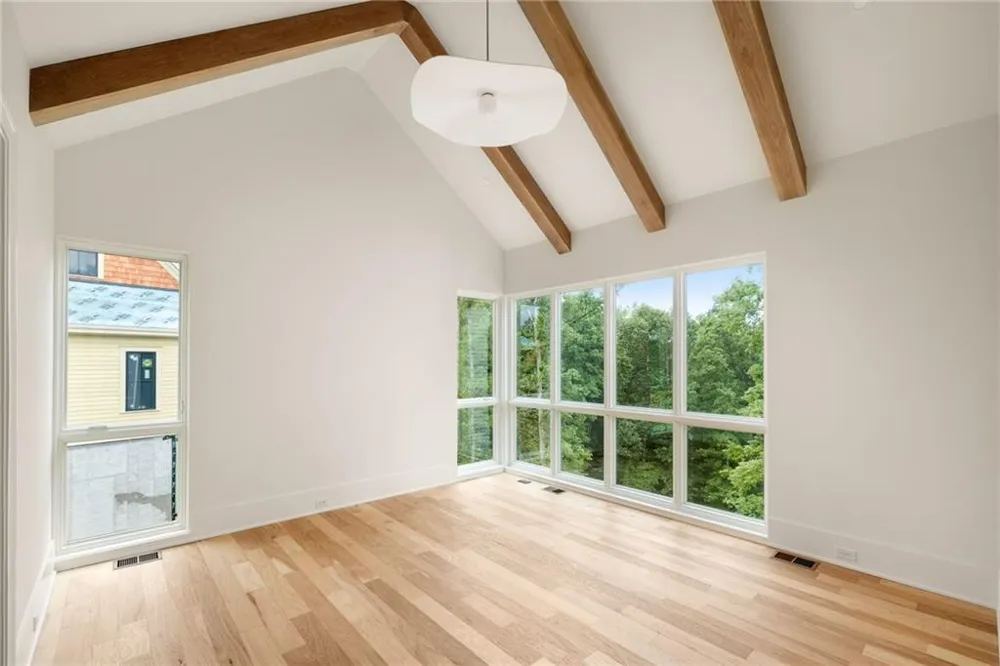 1064 Lupo Loop Chattahoochee Hills, GA 30268