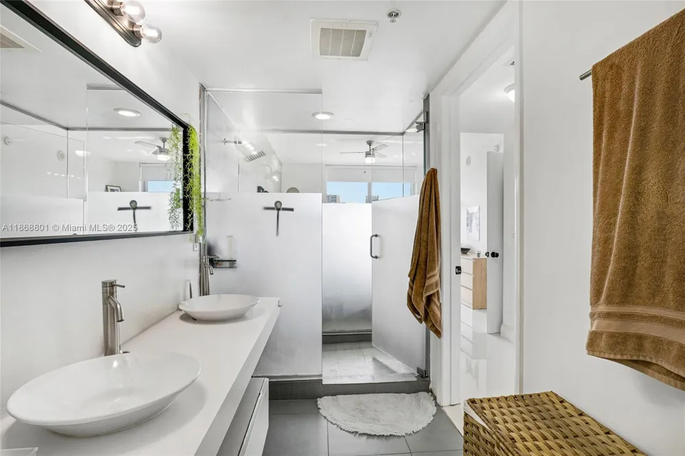 92 SW 3rd St #4312 Miami, FL 33130