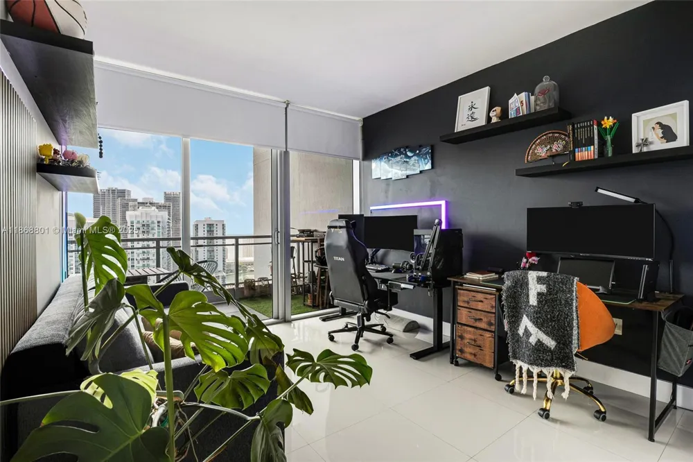 92 SW 3rd St #4312 Miami, FL 33130
