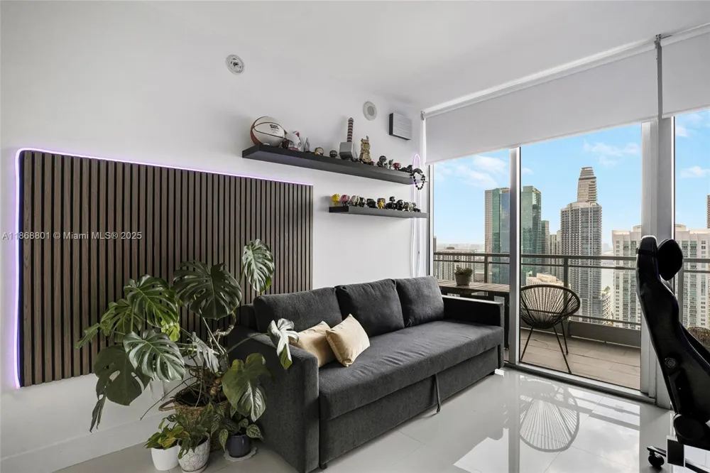 92 SW 3rd St #4312 Miami, FL 33130