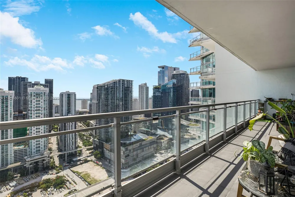 92 SW 3rd St #4312 Miami, FL 33130