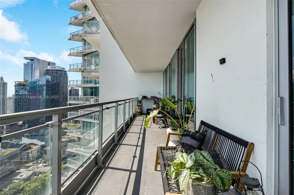 92 SW 3rd St #4312 Miami, FL 33130