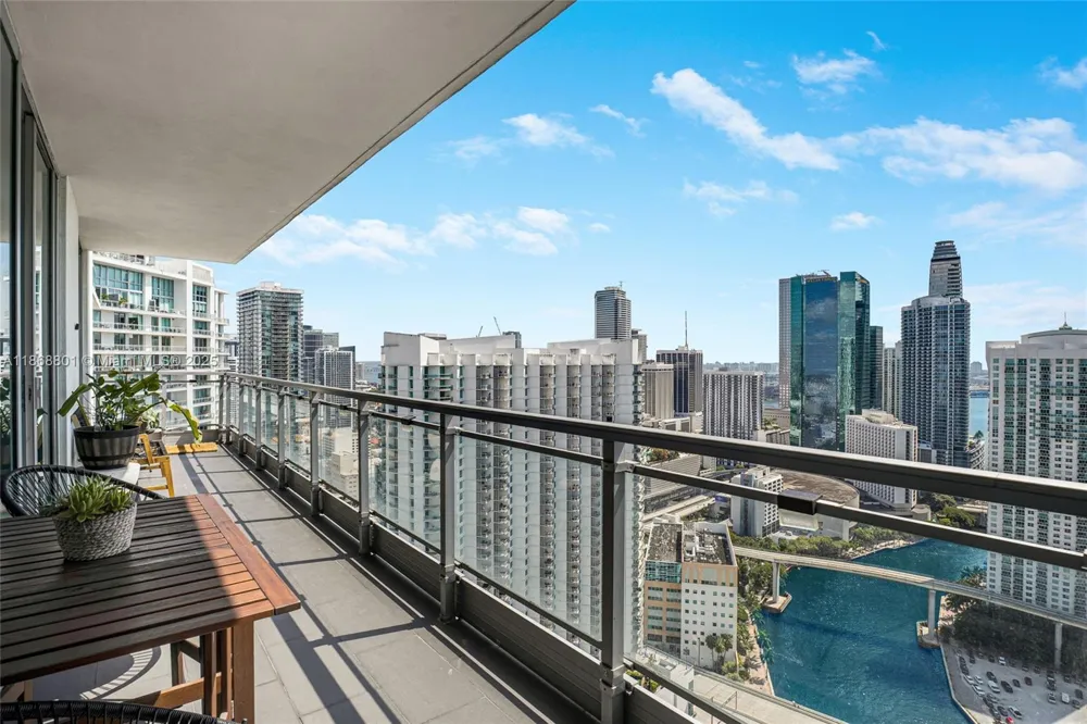 92 SW 3rd St #4312 Miami, FL 33130