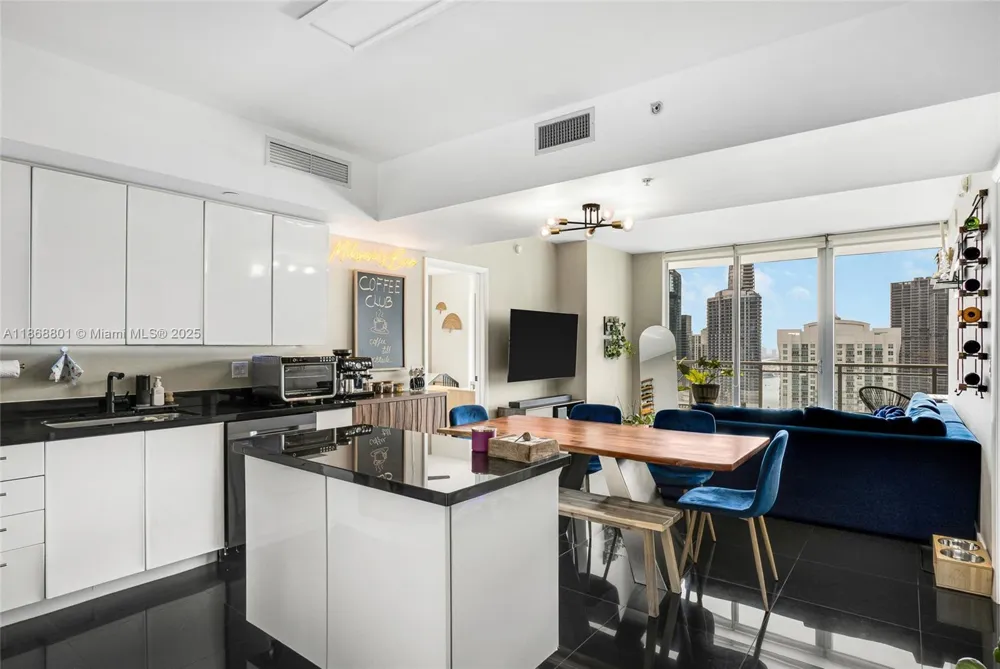 92 SW 3rd St #4312 Miami, FL 33130