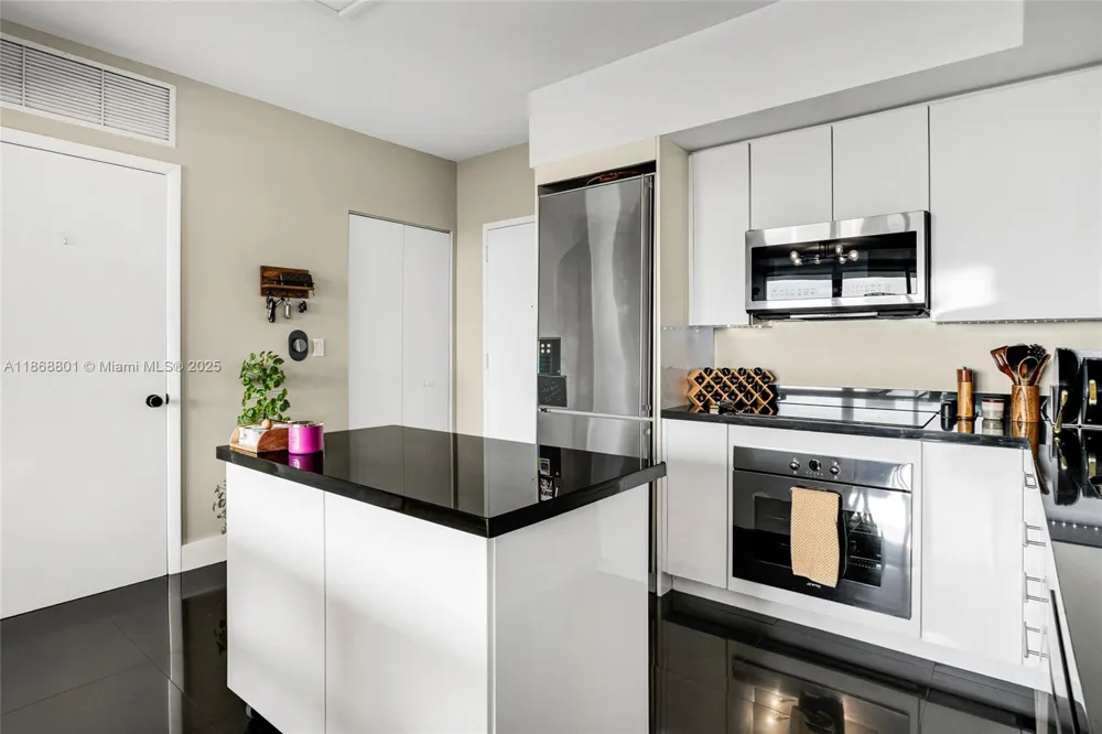 92 SW 3rd St #4312 Miami, FL 33130