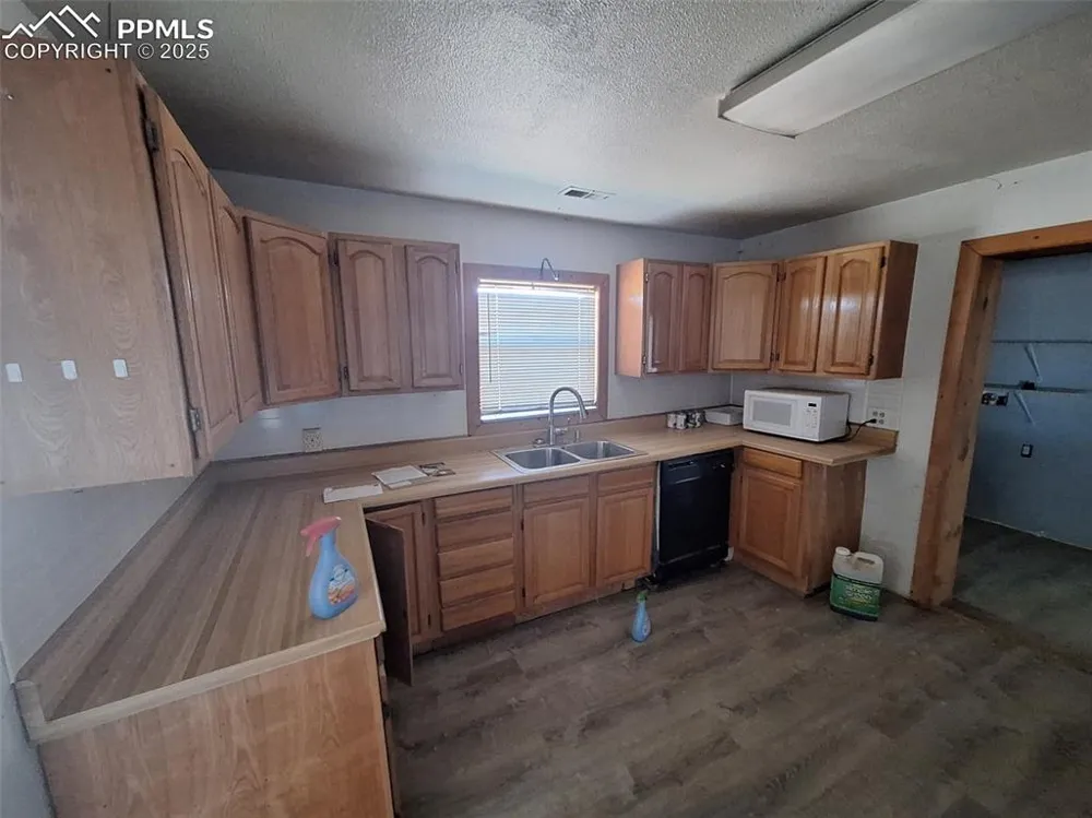 19469 County Road H Ordway, CO 81063