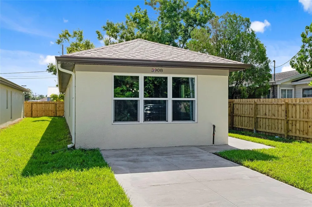 3908 WALNUT AVENUE Sarasota, FL 34234