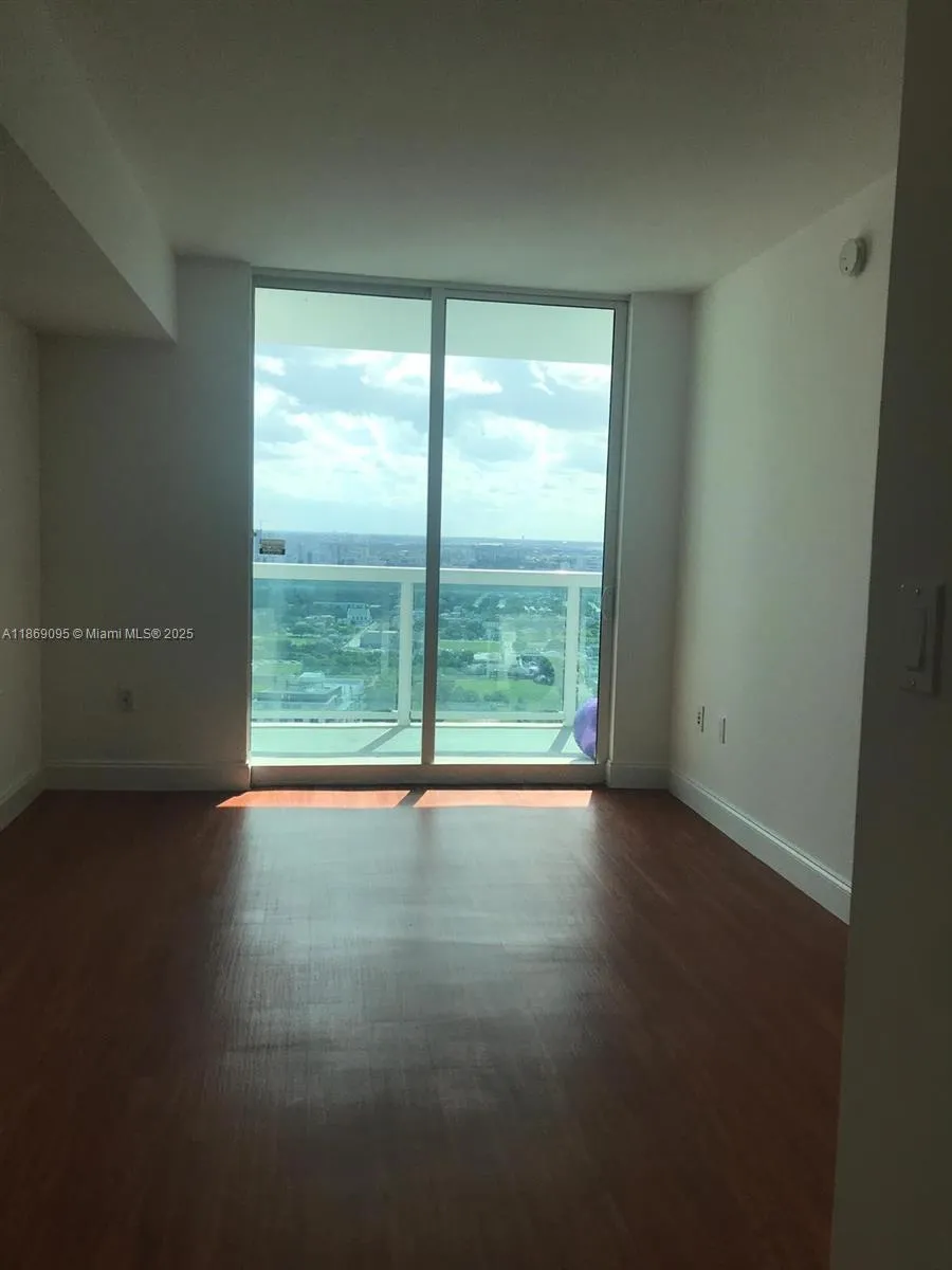 1800 Bayshore Dr #3910 Miami, FL 33132