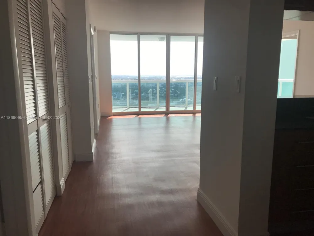 1800 Bayshore Dr #3910 Miami, FL 33132