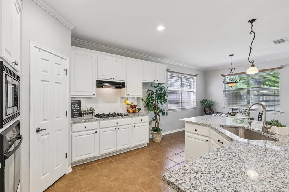 3804 Spyglass Cove Round Rock, TX 78664