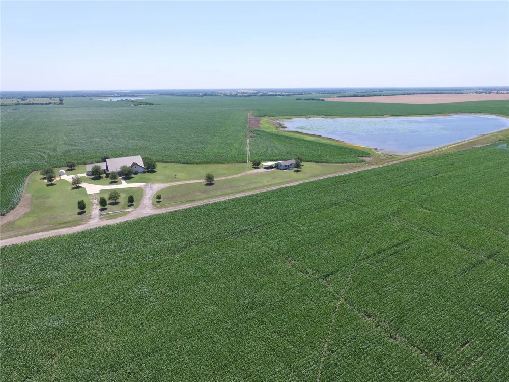300 PR 14030 Blossom, TX 75416