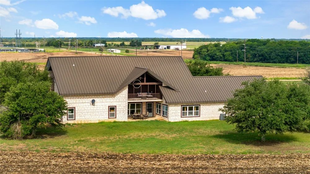 300 PR 14030 Blossom, TX 75416