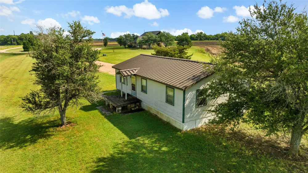 300 PR 14030 Blossom, TX 75416
