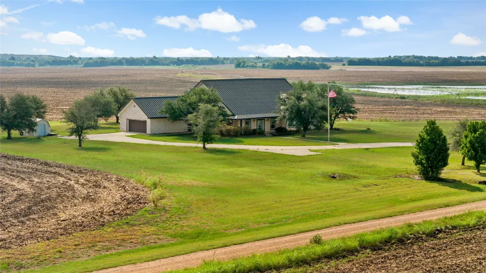 300 PR 14030 Blossom, TX 75416