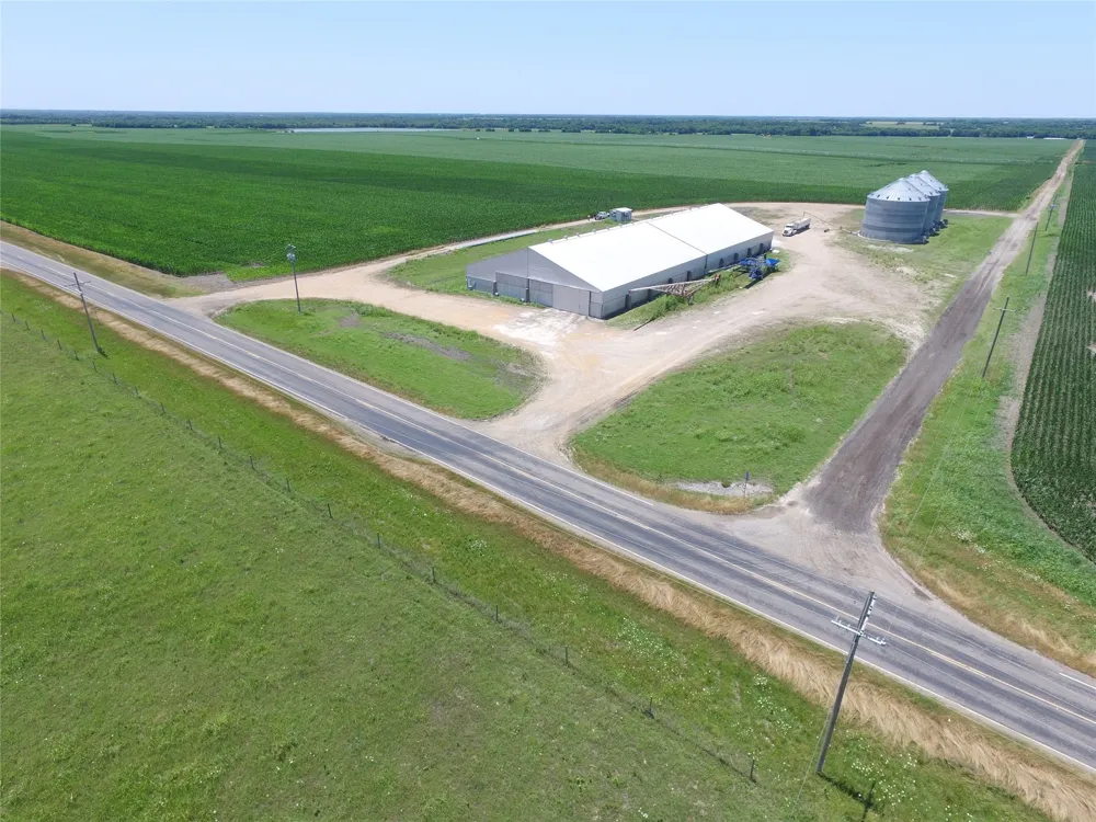 300 PR 14030 Blossom, TX 75416