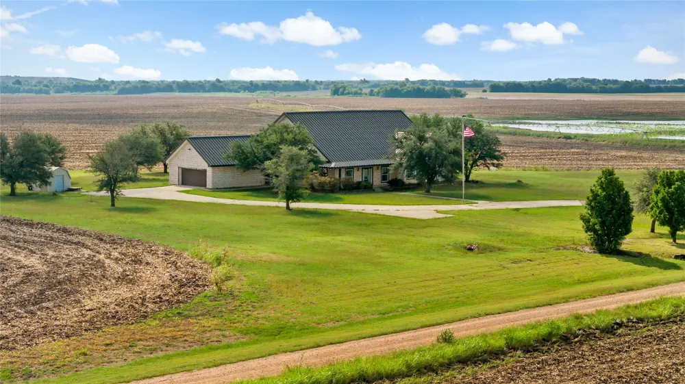 300 PR 14030 Blossom, TX 75416