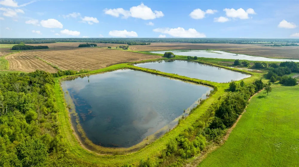 300 PR 14030 Blossom, TX 75416