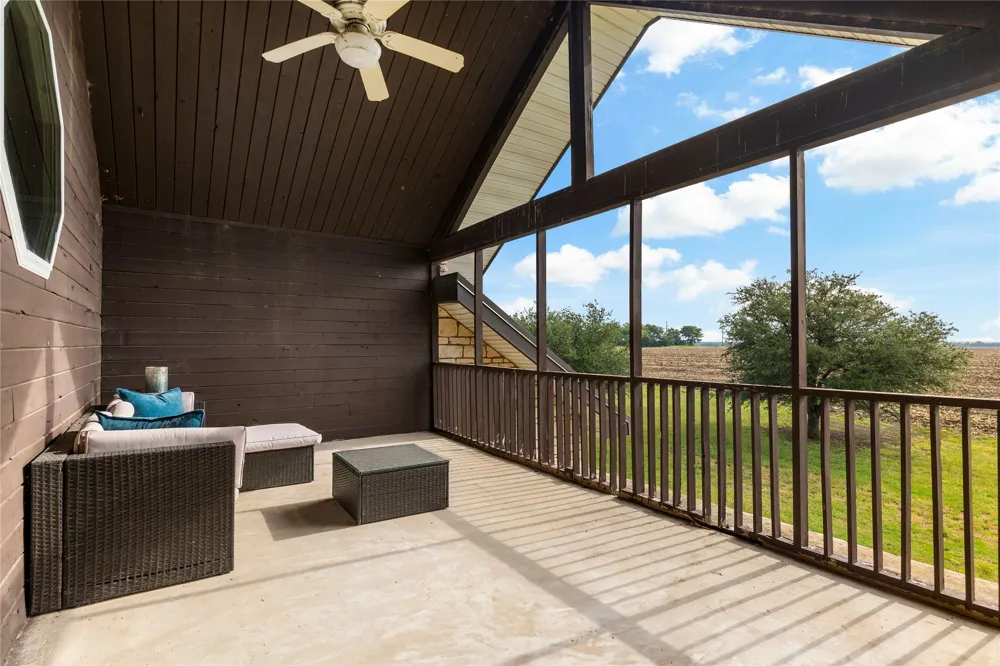 300 PR 14030 Blossom, TX 75416