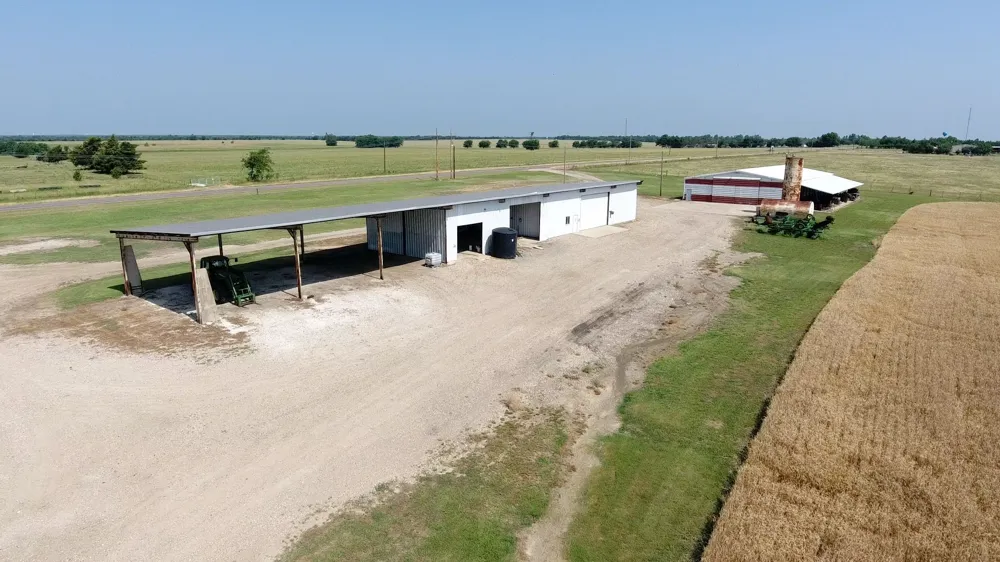 300 PR 14030 Blossom, TX 75416