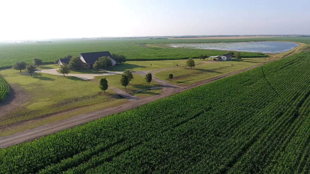 300 PR 14030 Blossom, TX 75416