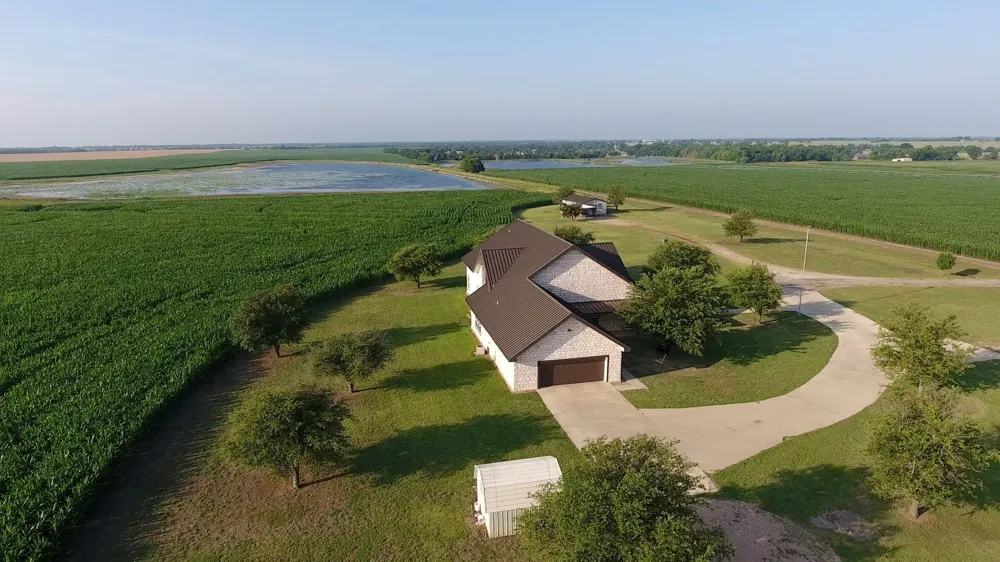 300 PR 14030 Blossom, TX 75416