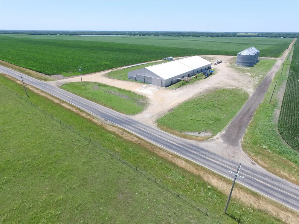 300 PR 14030 Blossom, TX 75416