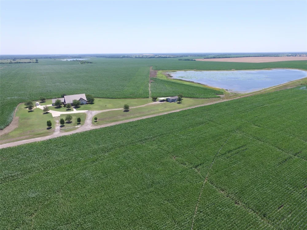 300 PR 14030 Blossom, TX 75416