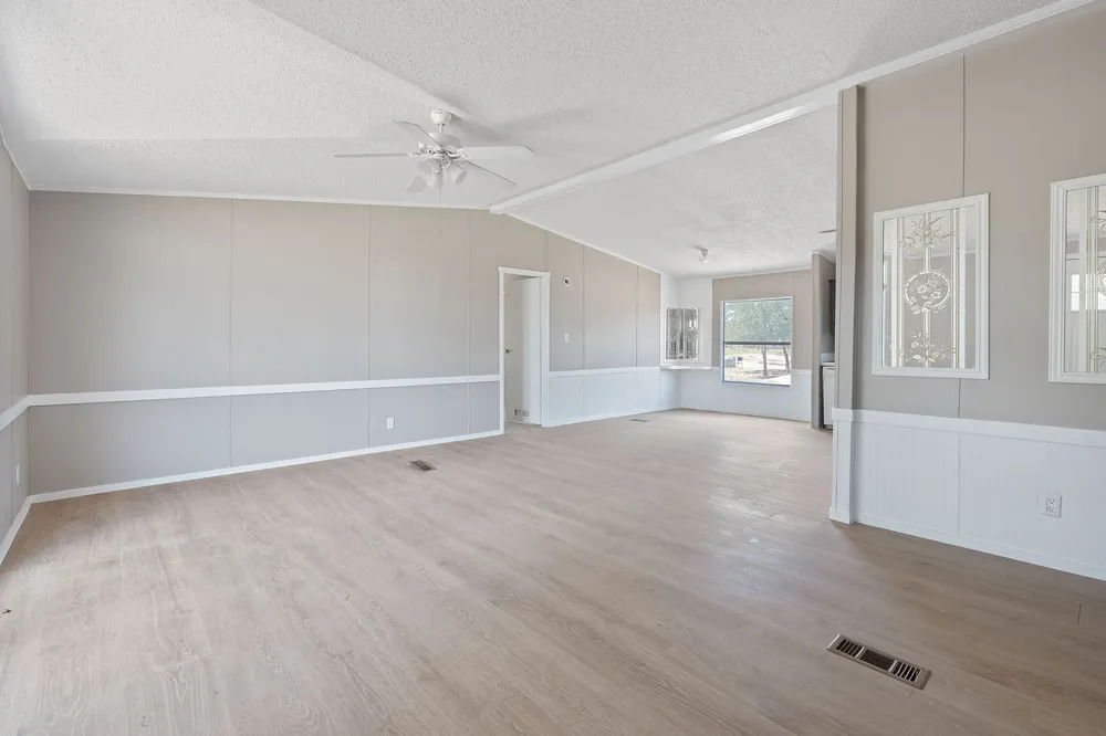 1385 Pettytown Road Dale, TX 78616