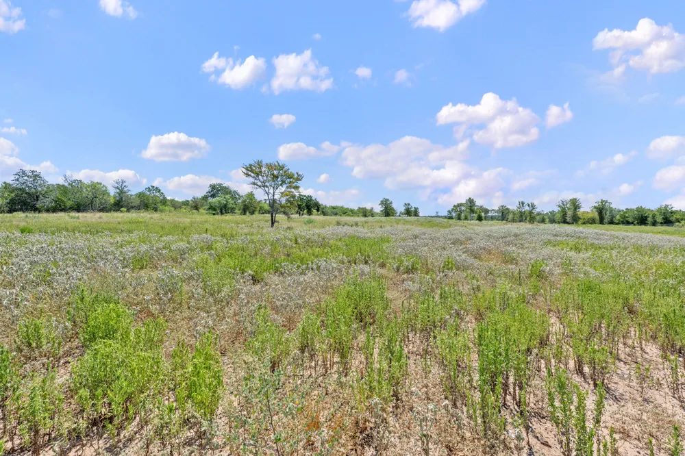 1385 Pettytown Road Dale, TX 78616