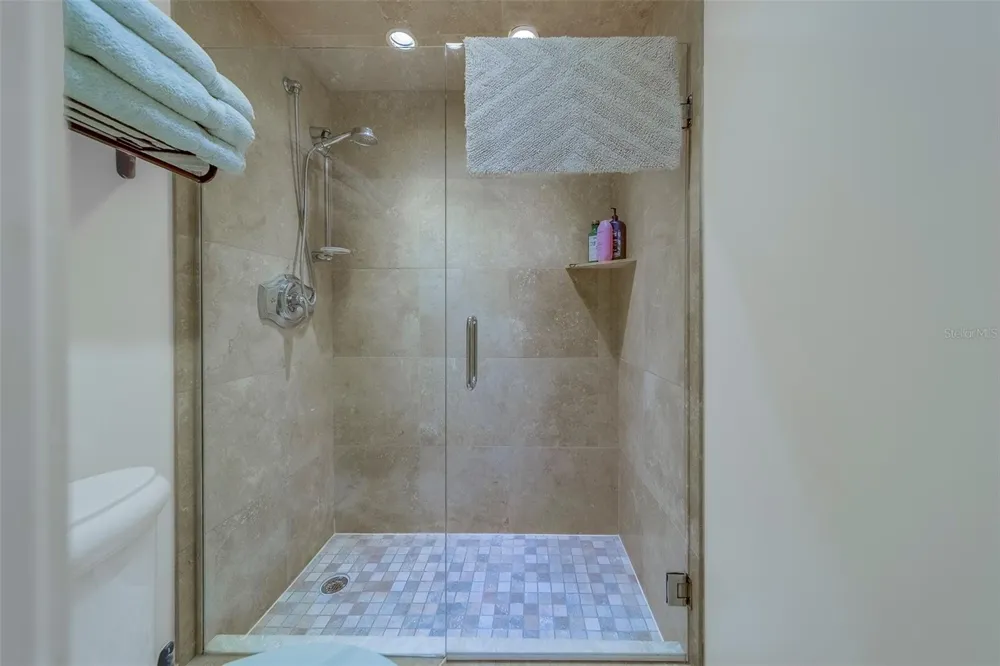 2250 GULF BOULEVARD #B2 Belleair Beach, FL 33786