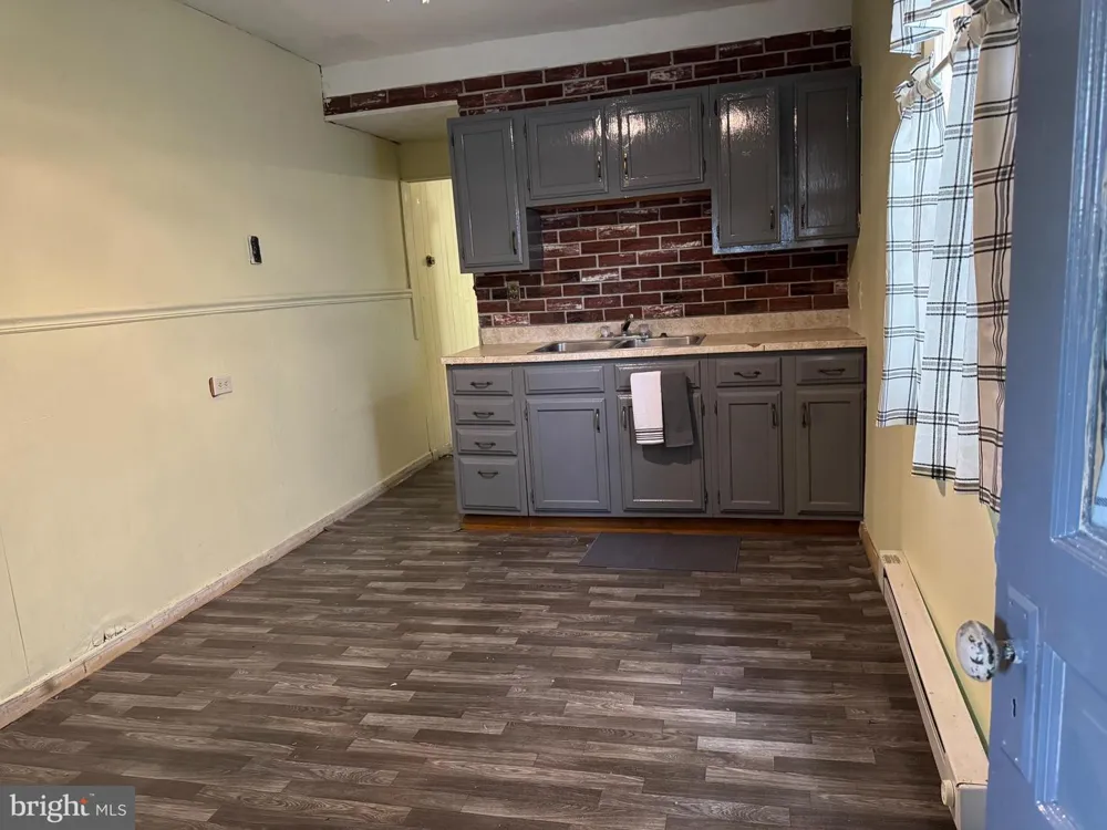413 E UNION STREET Tamaqua, PA 18252