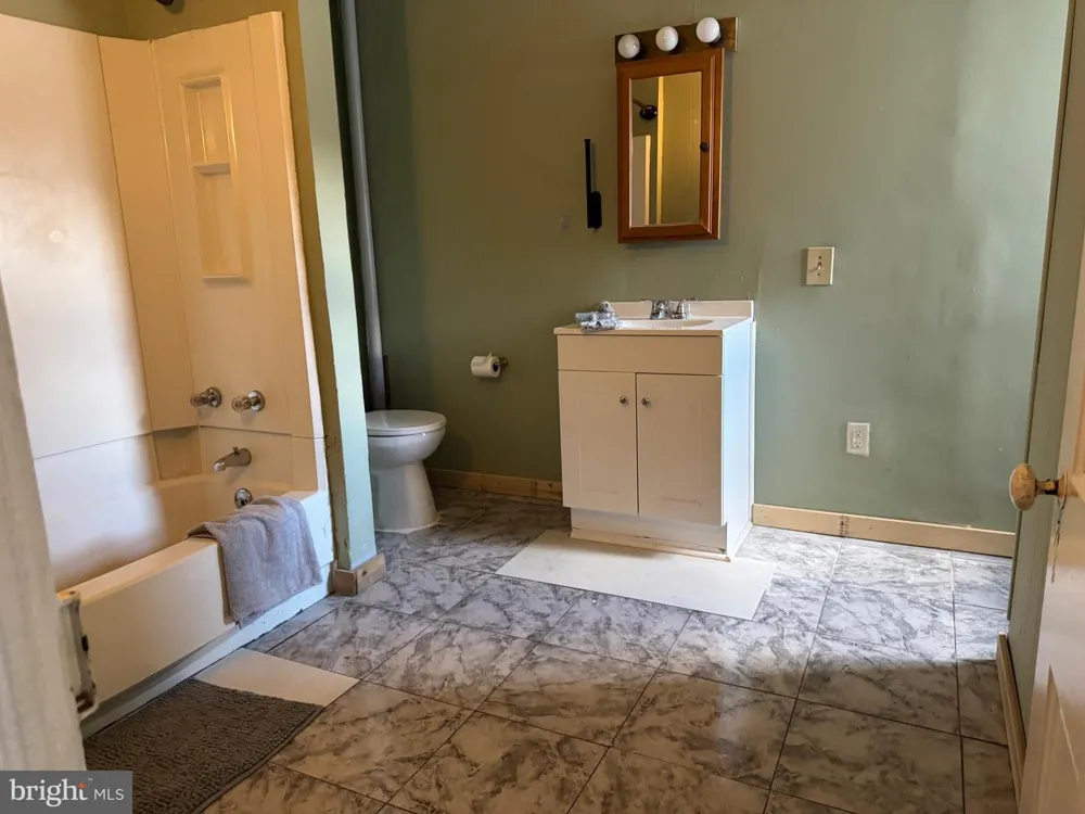 413 E UNION STREET Tamaqua, PA 18252