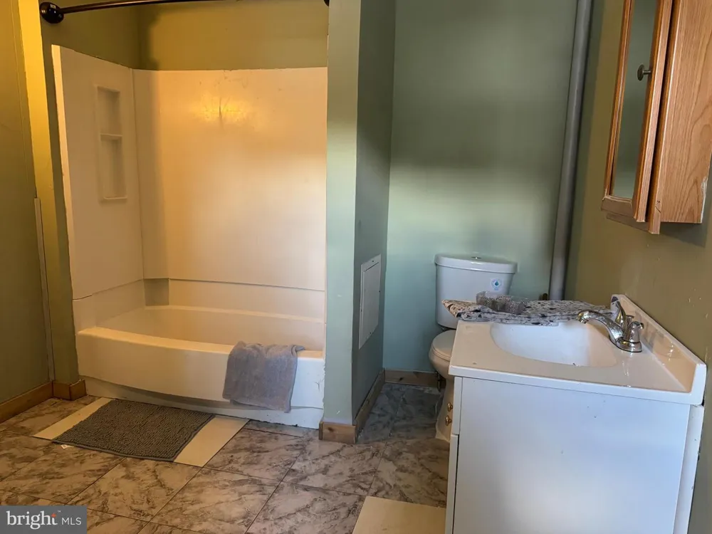 413 E UNION STREET Tamaqua, PA 18252