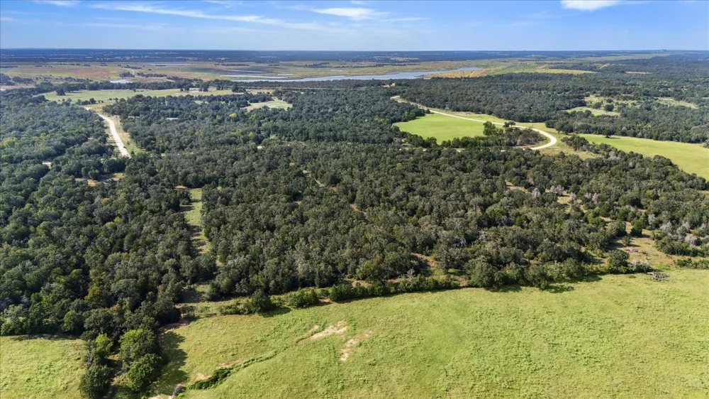 29 Walleye Creek Trail Lexington, TX 78947