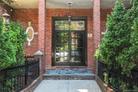 3727 86th Street #4G