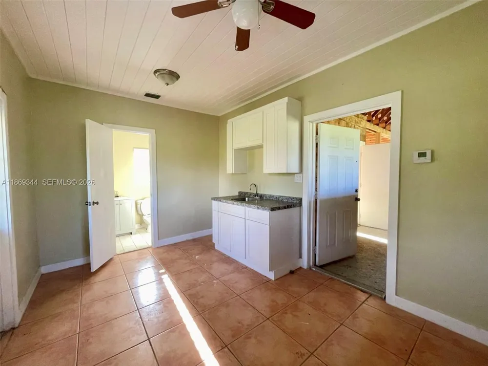 16490 SW 244th St Homestead, FL 33031
