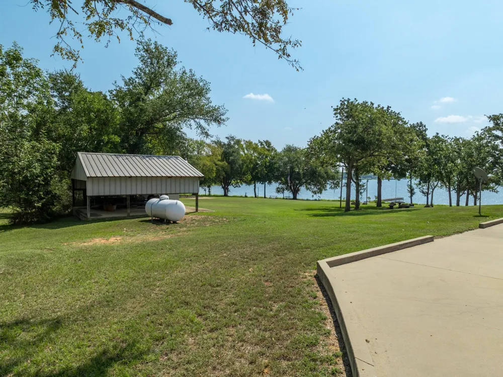 1764 Lcr 740 Thornton, TX 76687