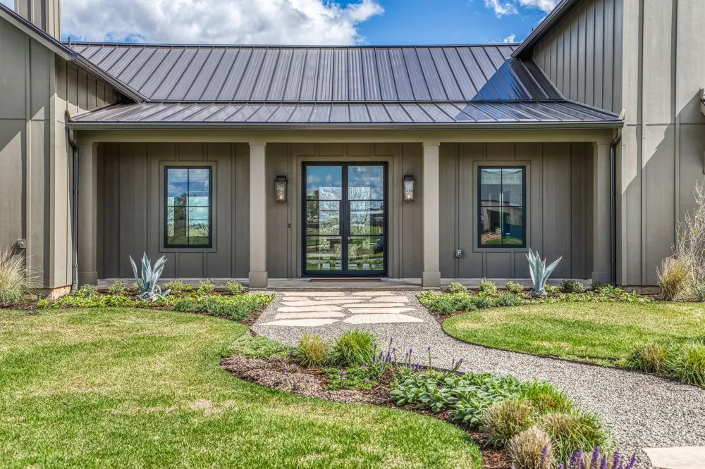 114 Turney Trace Round Top, TX 78954