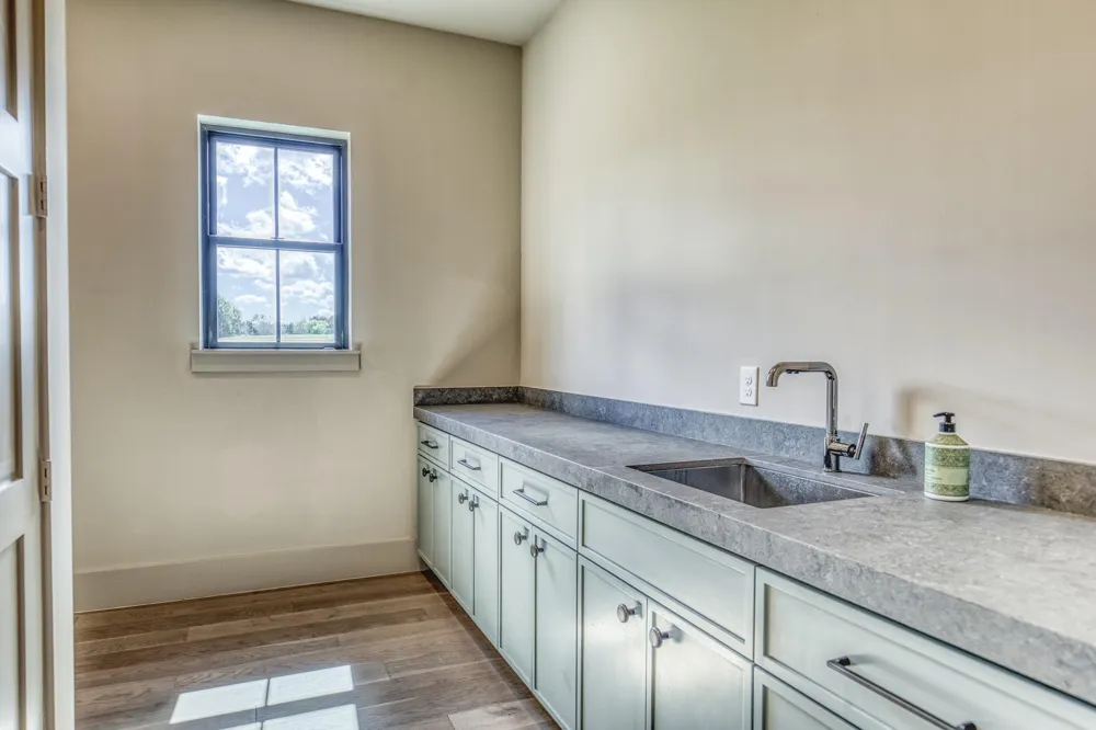 114 Turney Trace Round Top, TX 78954