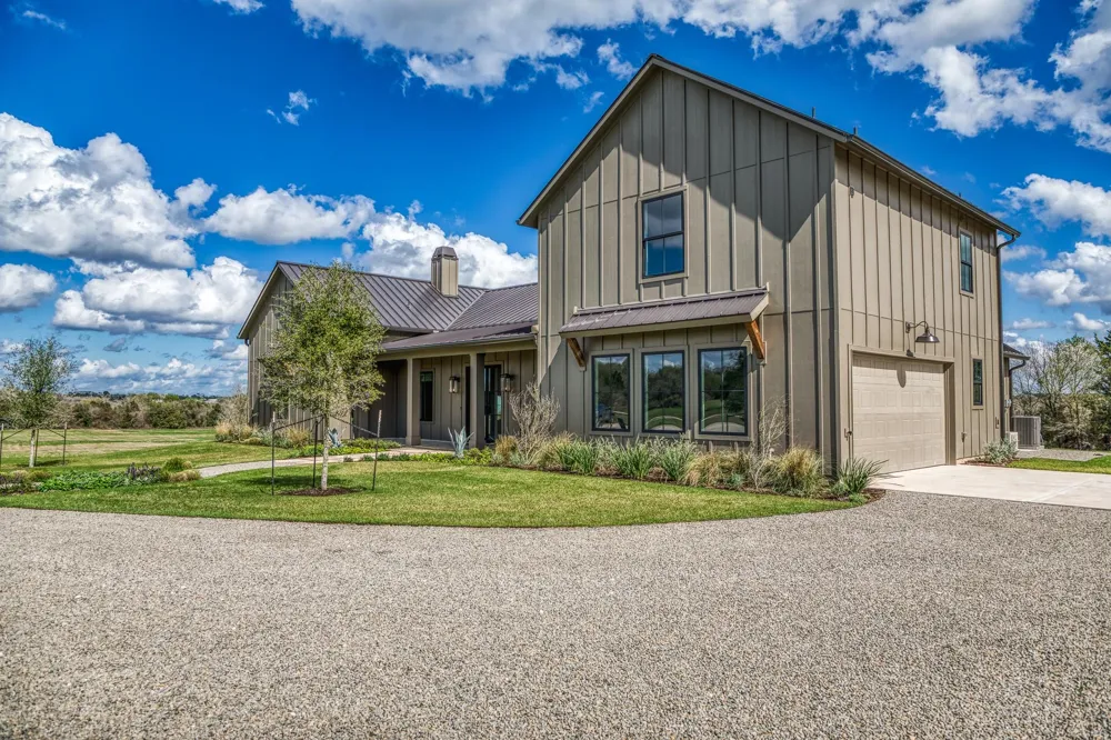 114 Turney Trace Round Top, TX 78954