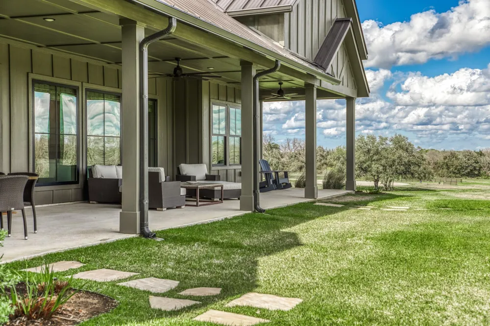 114 Turney Trace Round Top, TX 78954