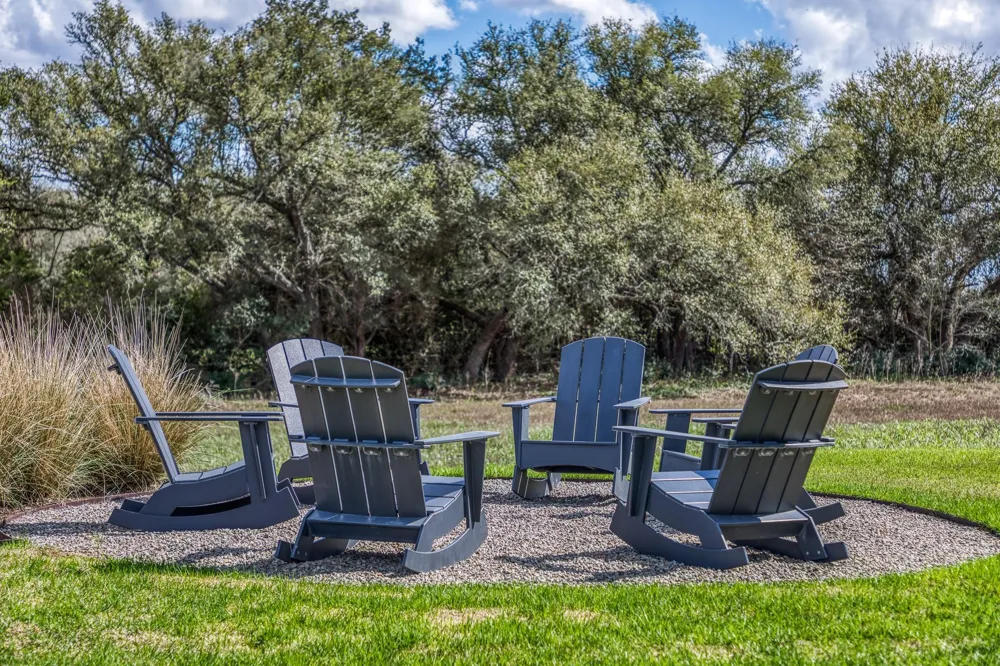 114 Turney Trace Round Top, TX 78954