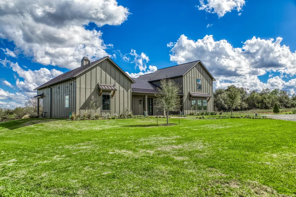 114 Turney Trace Round Top, TX 78954