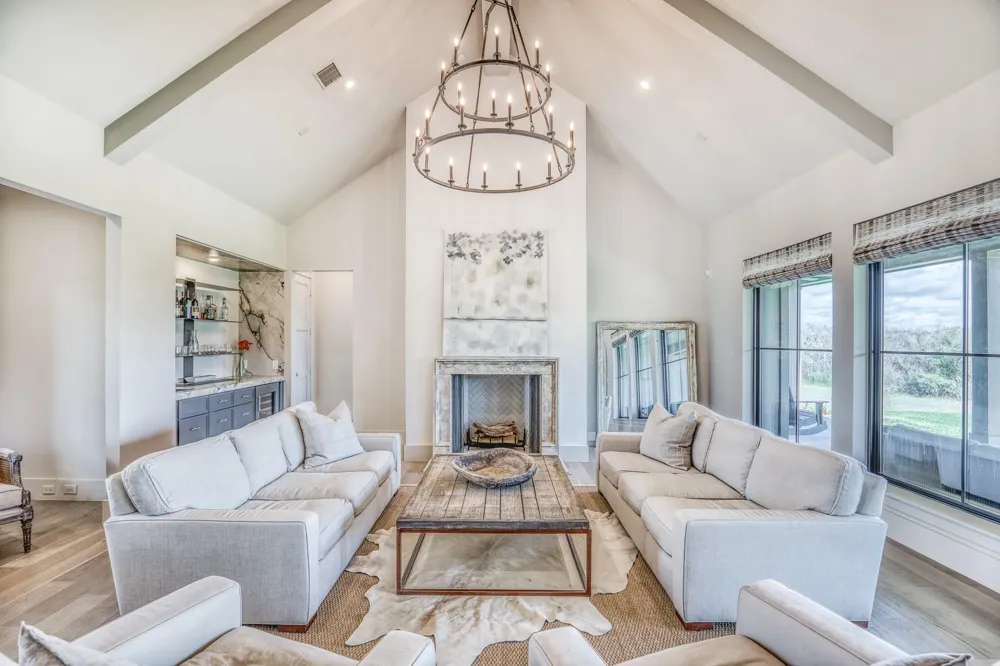 114 Turney Trace Round Top, TX 78954