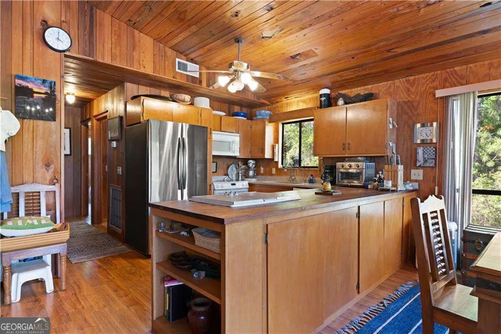 4631 Bailey Mill RD White Oak, GA 31568