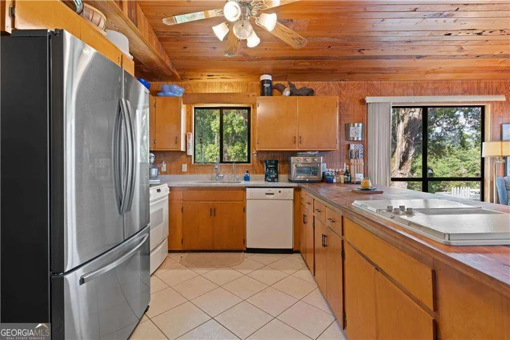 4631 Bailey Mill RD White Oak, GA 31568